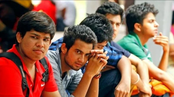 After Hijab, jeans and t-shirt banned in Mumbai's college